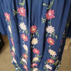 Floral Embroidered Short Sleeve Top - Navy